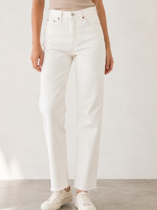 Topshop Denim - NWT TOPSHOP Women’s High-Rise Straight Jeans in LT white cream US 4.